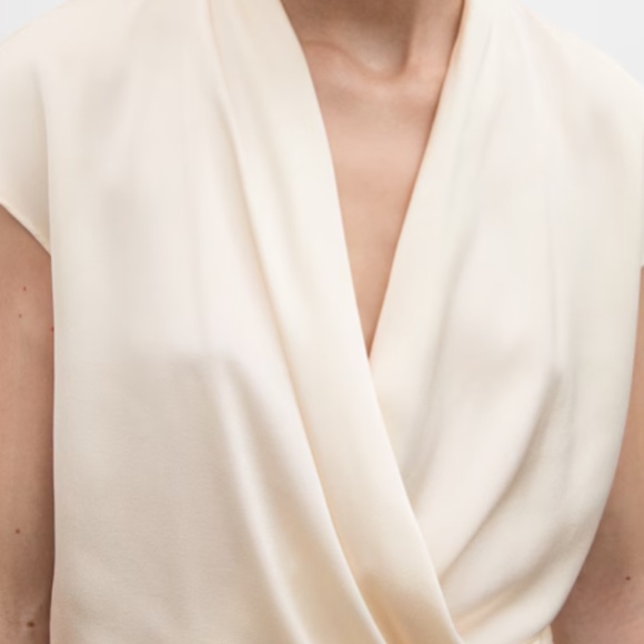 MANGO Sleeveless wrap blouse - Picture 2 of 2